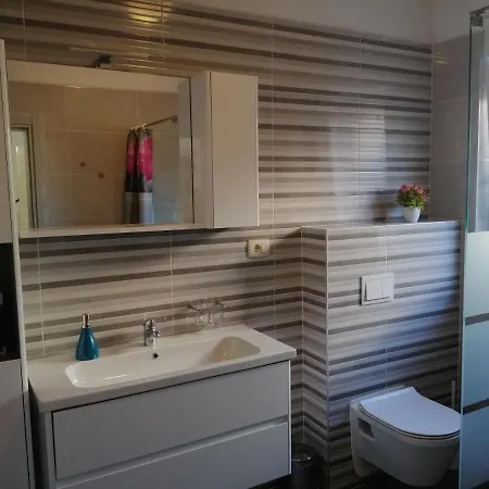 Veronika 2 Ferienhaus *