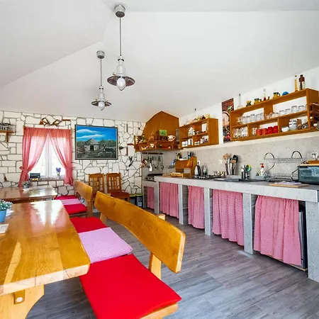 Veronika 2 Ferienhaus Pula