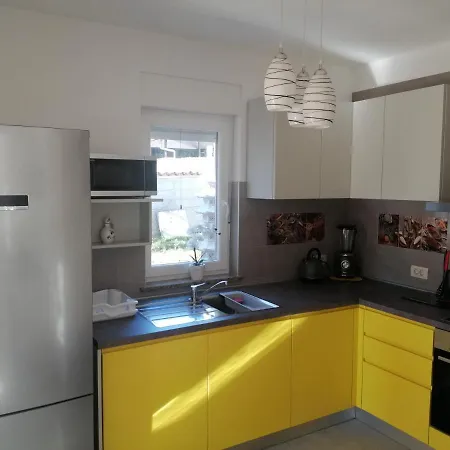 Holiday home Veronika 2 *